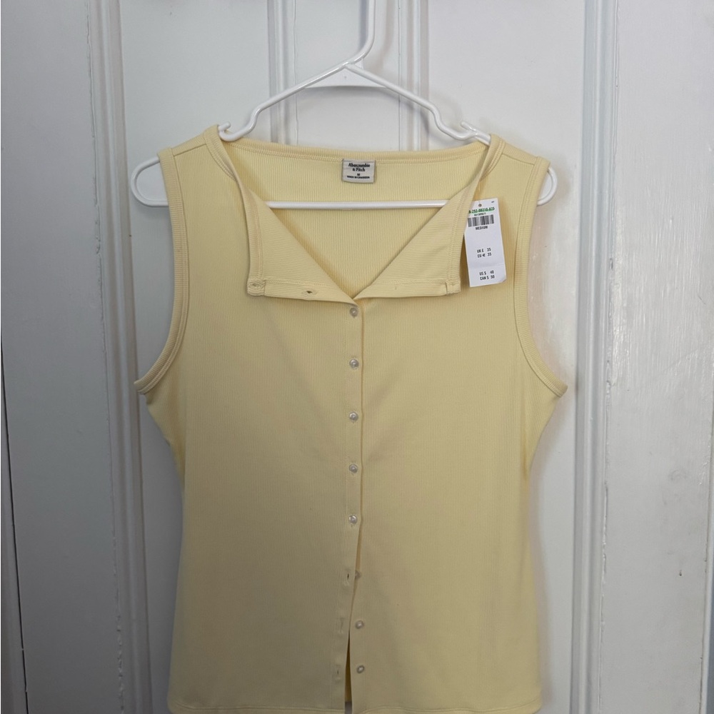 Abercrombie & Fitch Light Yellow Sleeveless Blouse